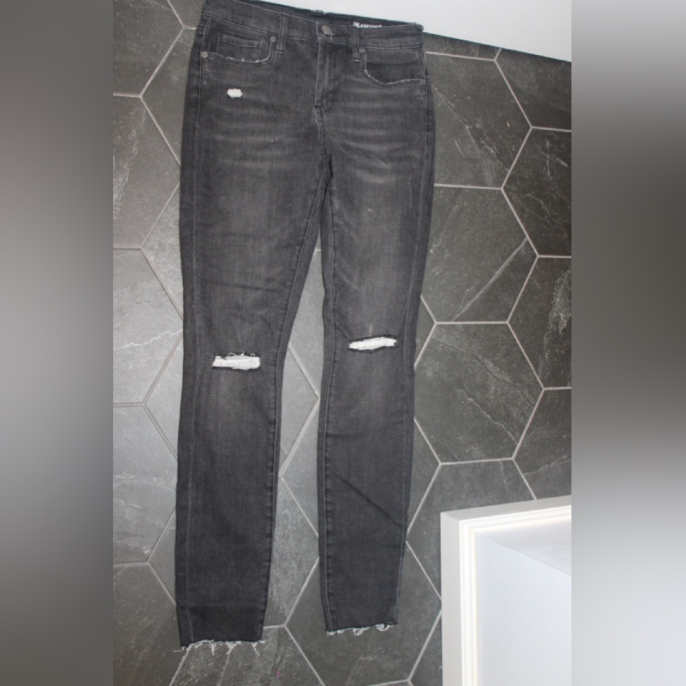 Black Distressed BLANKNYC Bond Mid Rise Skinny Jeans Size 25 Stretch Knee Rips